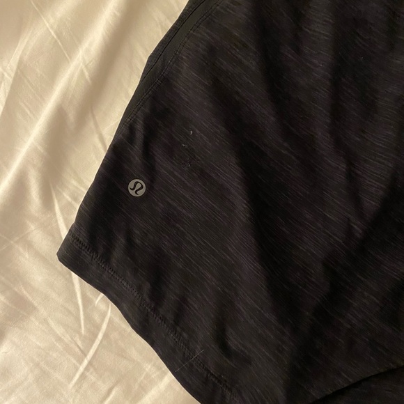 Lululemon pace breaker shorts 7” - Picture 2 of 3